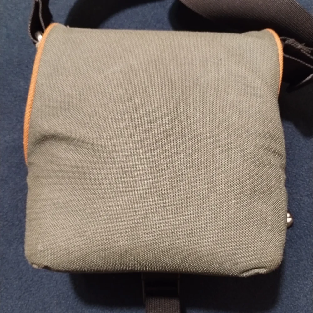 Crumpler Snauros Crossbody Camera/Electronics Bag